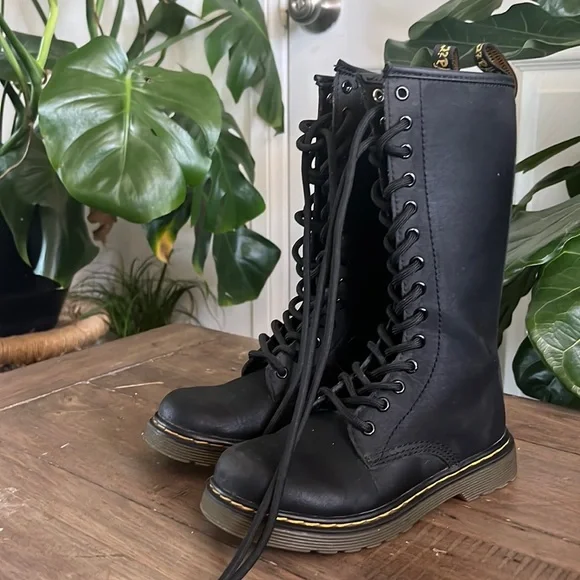 1914 smooth black dr. Martens kids size 11 - Picture 1 of 5